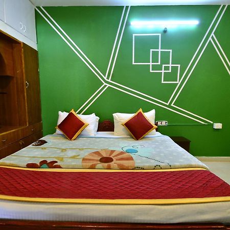 Royal Serene Villas Уті Екстер'єр фото