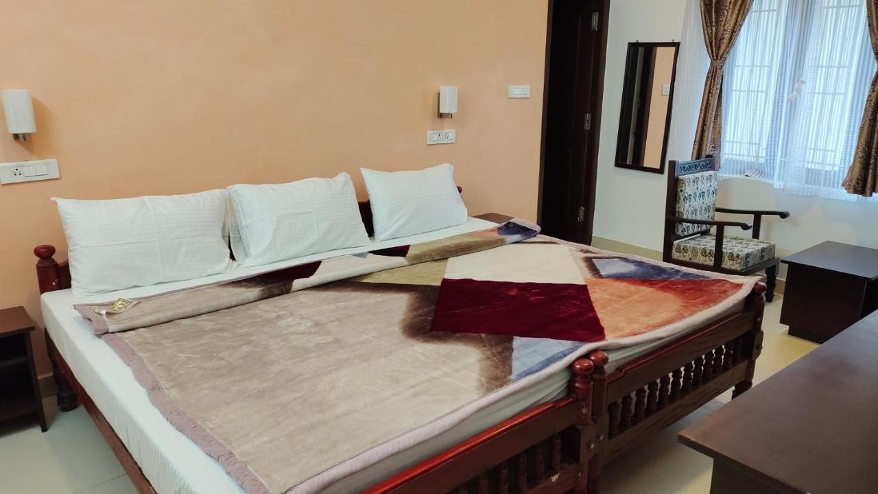 Royal Serene Villas Уті Екстер'єр фото