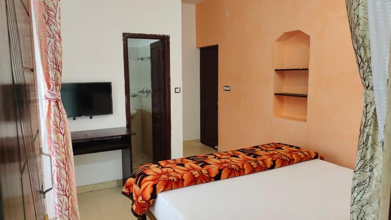 Royal Serene Villas Уті Екстер'єр фото