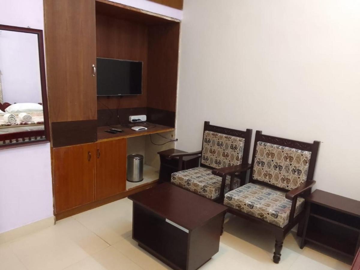Royal Serene Villas Уті Екстер'єр фото