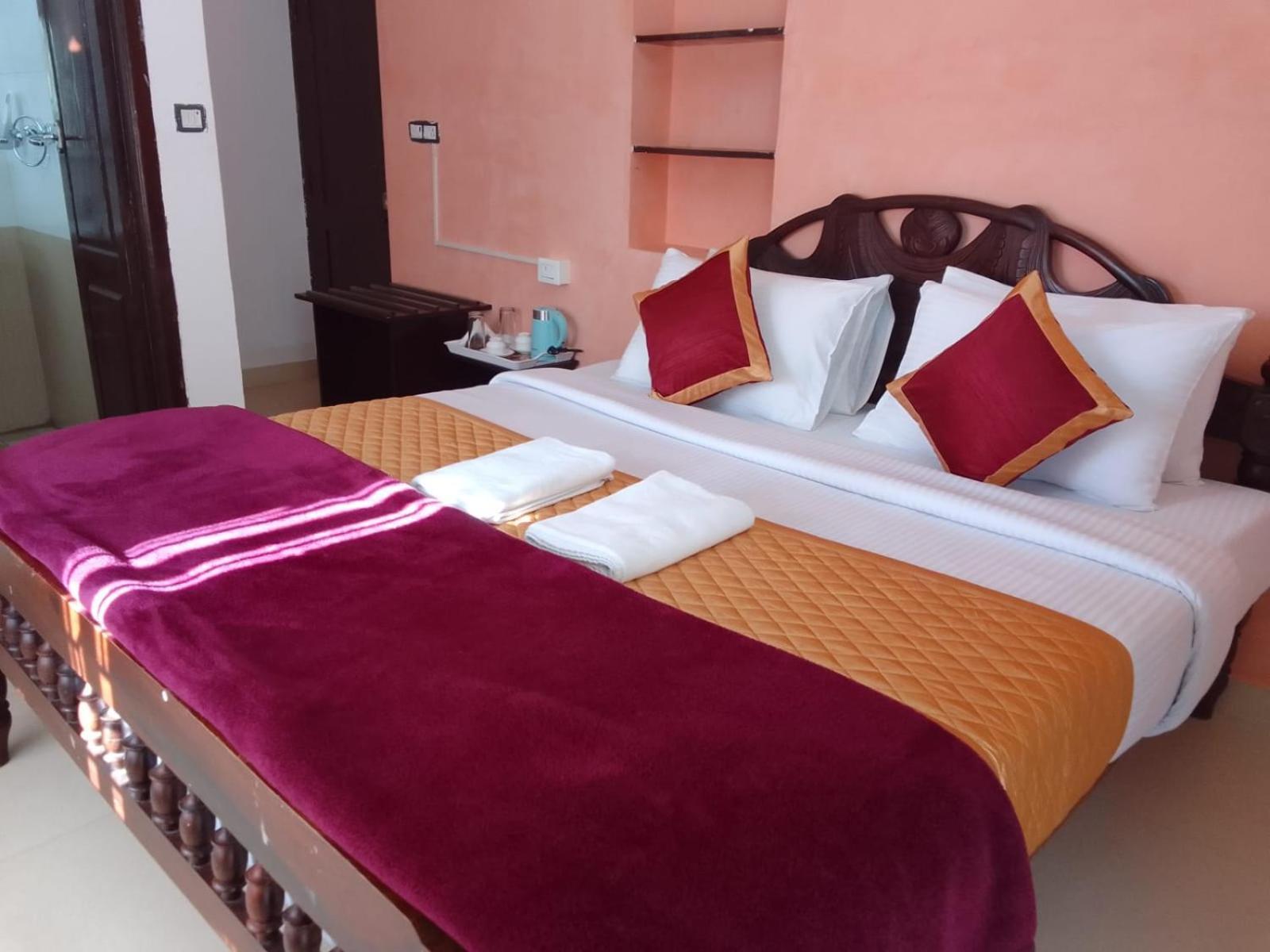 Royal Serene Villas Уті Екстер'єр фото