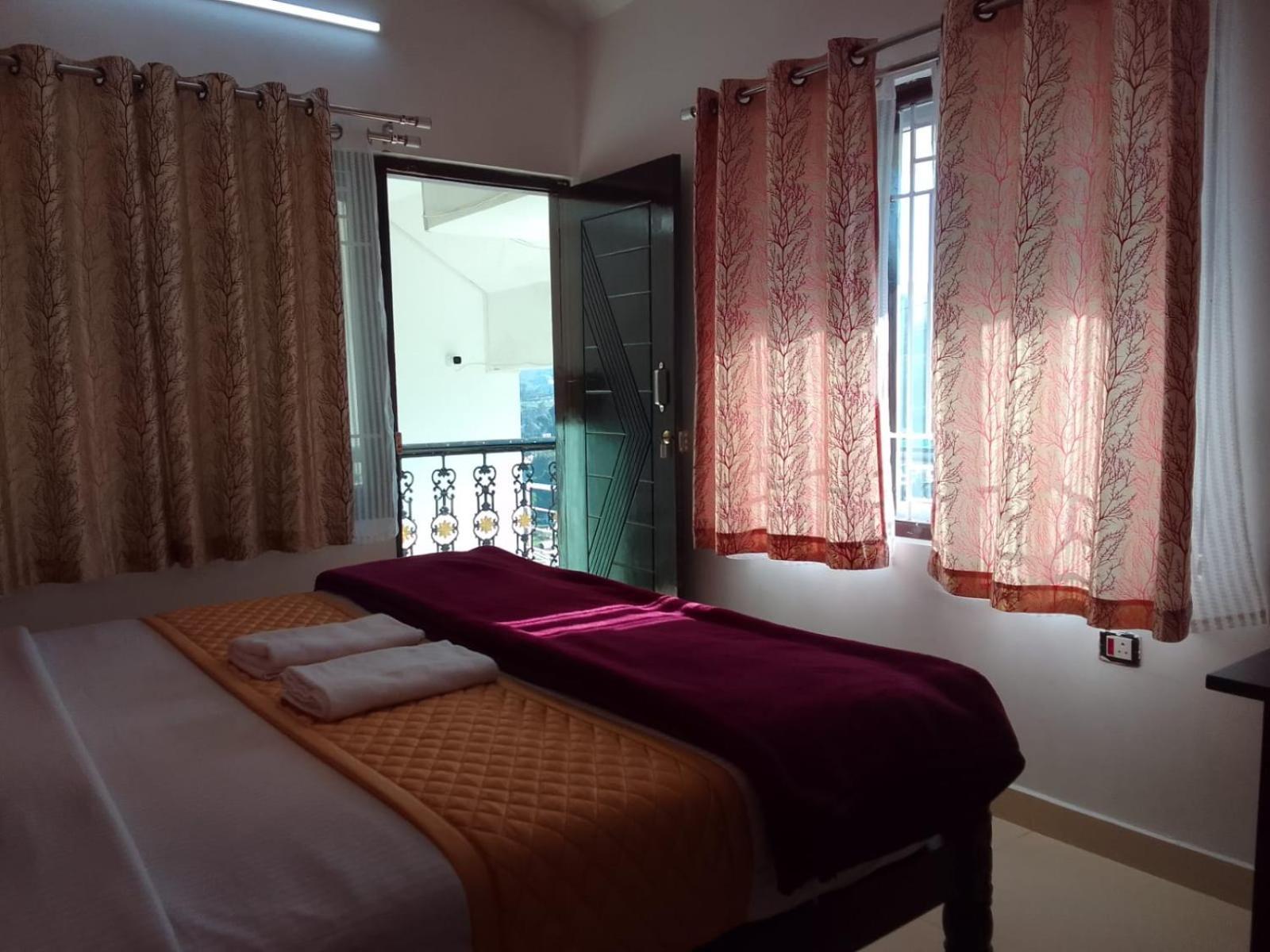 Royal Serene Villas Уті Екстер'єр фото