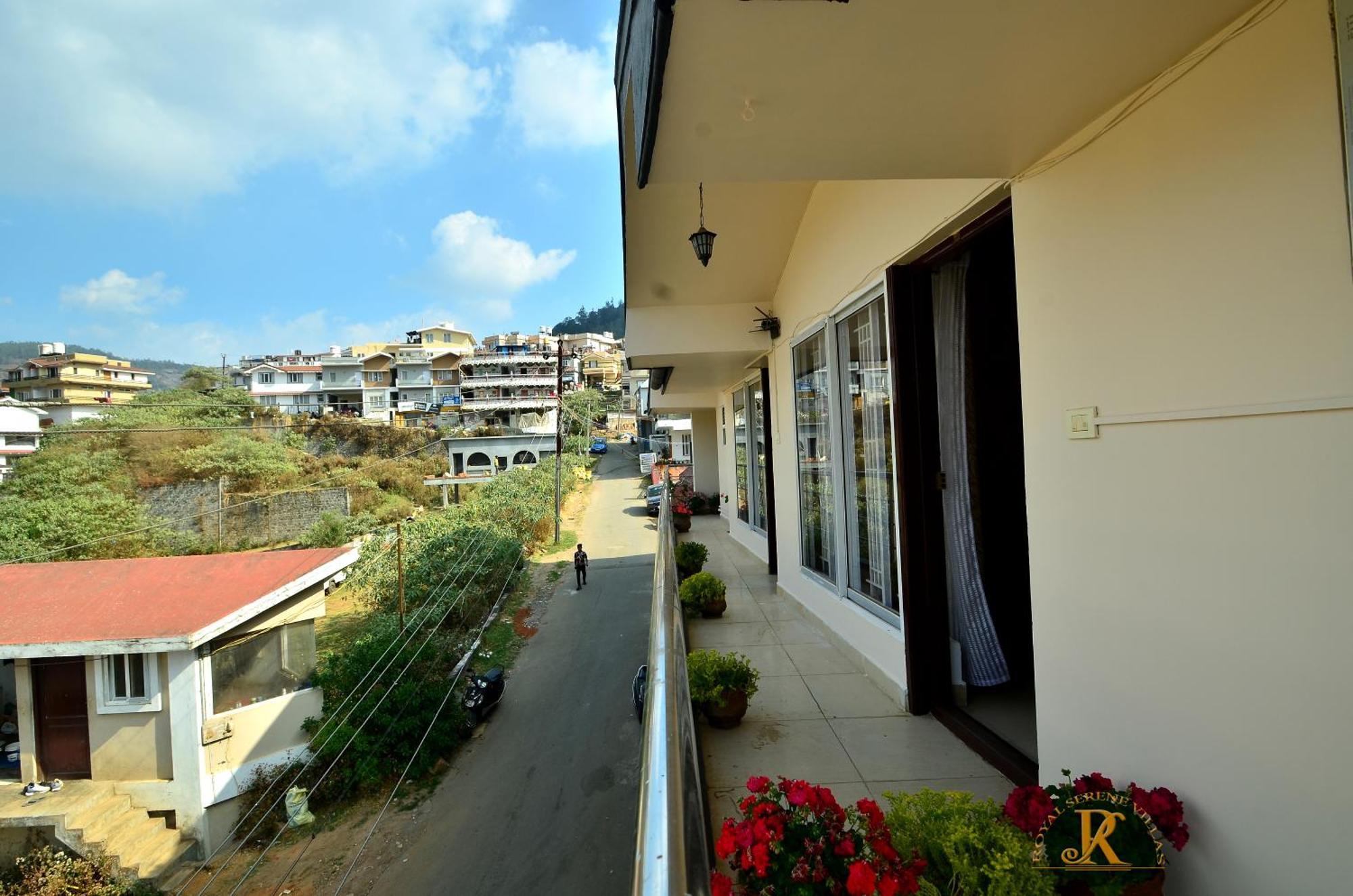 Royal Serene Villas Уті Екстер'єр фото